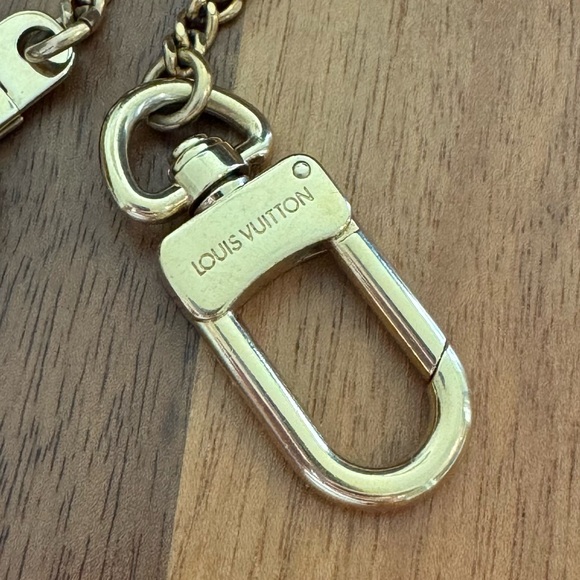 Louis Vuitton 30cm Extender Chain in Gold Tone - Picture 4 of 12